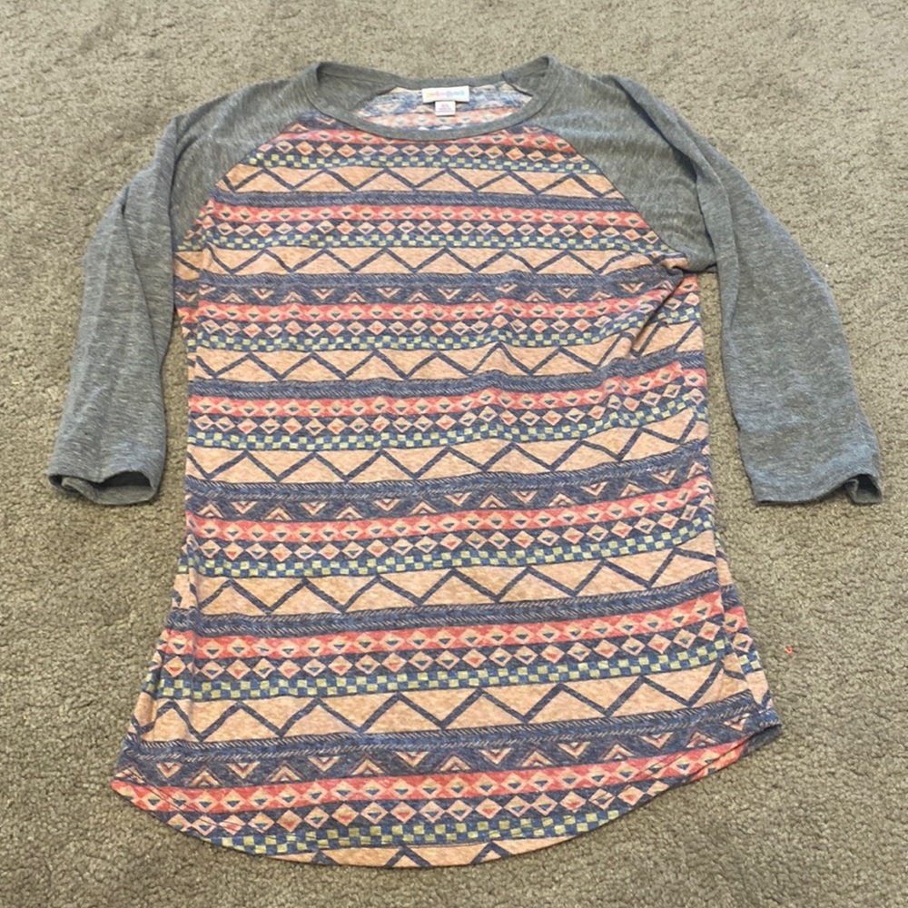 🧜‍♀️ (4/$15) pretty LuLaRoe Shirt